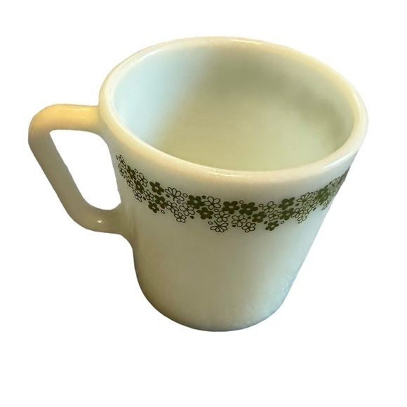 Pyrex Mug Crazy Daisy White Milk Glass Green Floral Vintage Coffee Cup - Picture 1 of 9